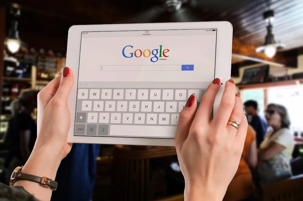How AI is Reshaping User Search Behaviour in 2025
